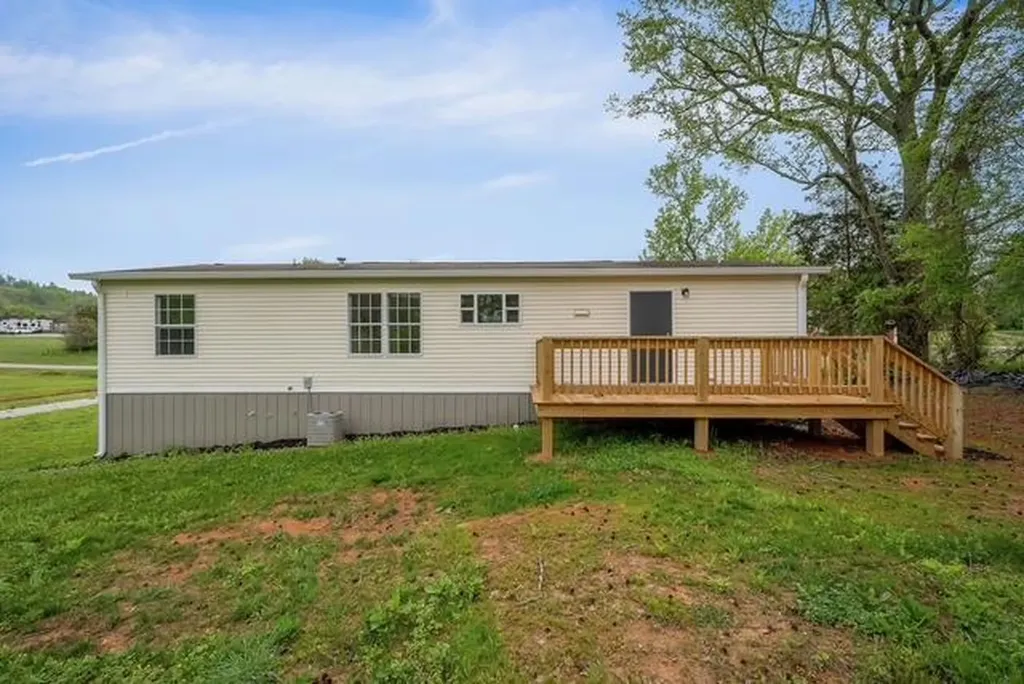 126 Holly Creek Road Celina TN 38551