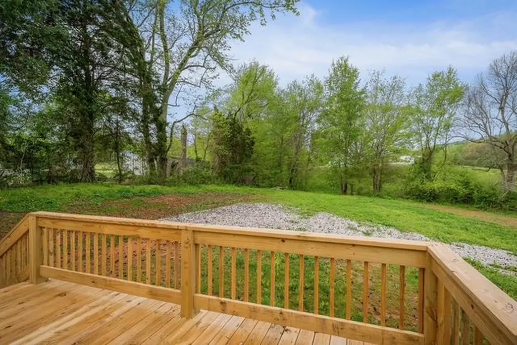 126 Holly Creek Road Celina TN 38551