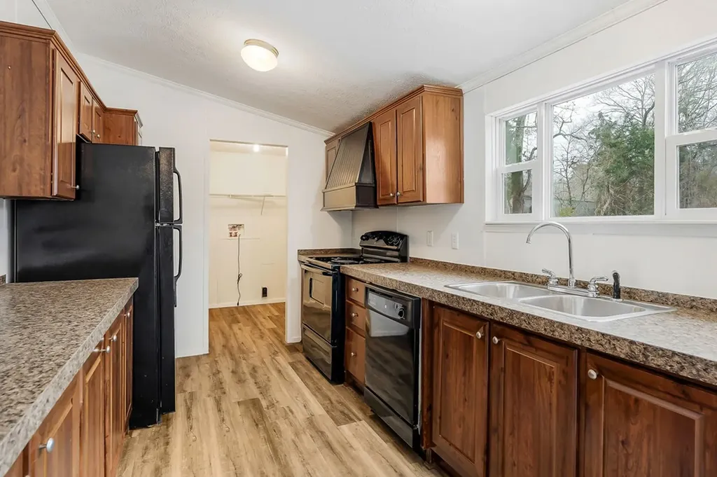 126 Holly Creek Road Celina TN 38551