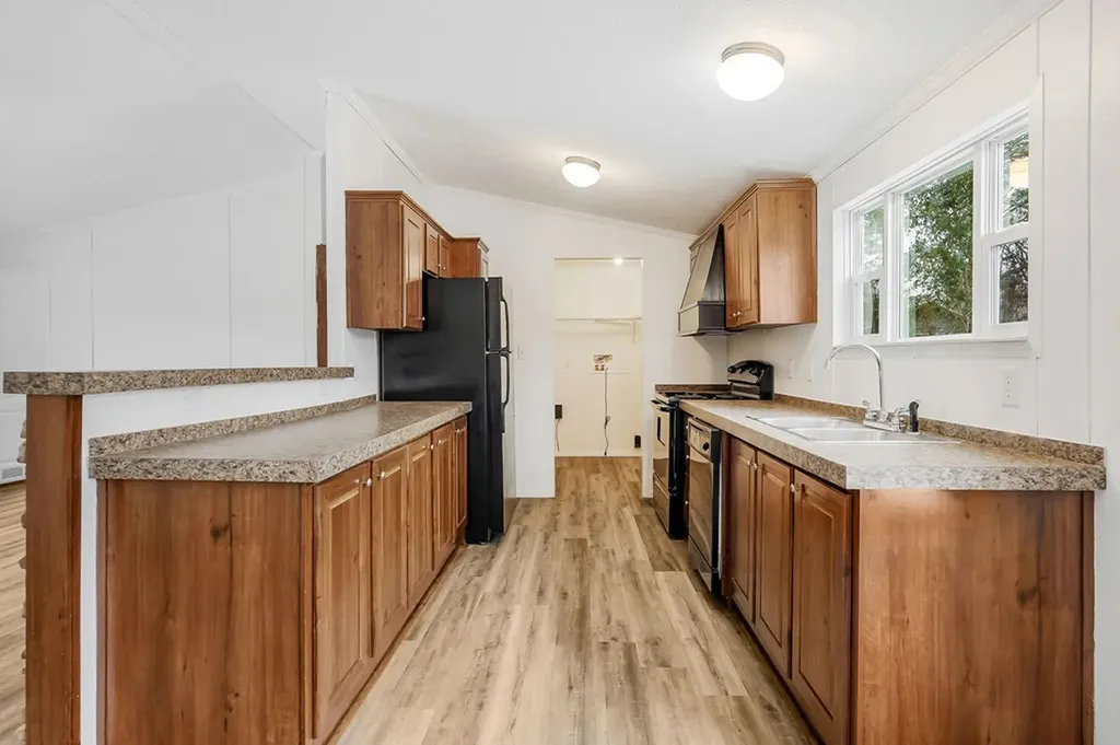 126 Holly Creek Road Celina TN 38551