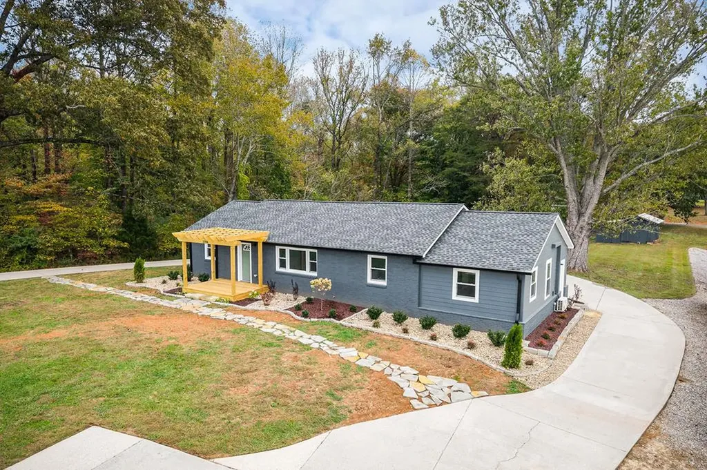 2396 Highway 70 E Cookeville TN 38501