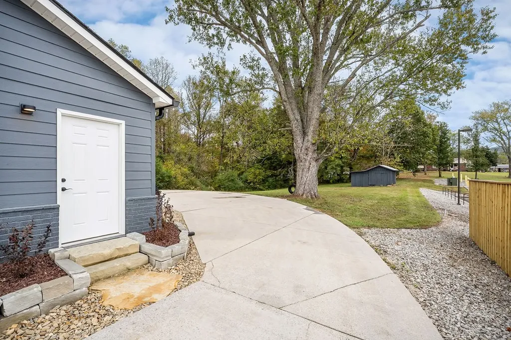 2396 Highway 70 E Cookeville TN 38501