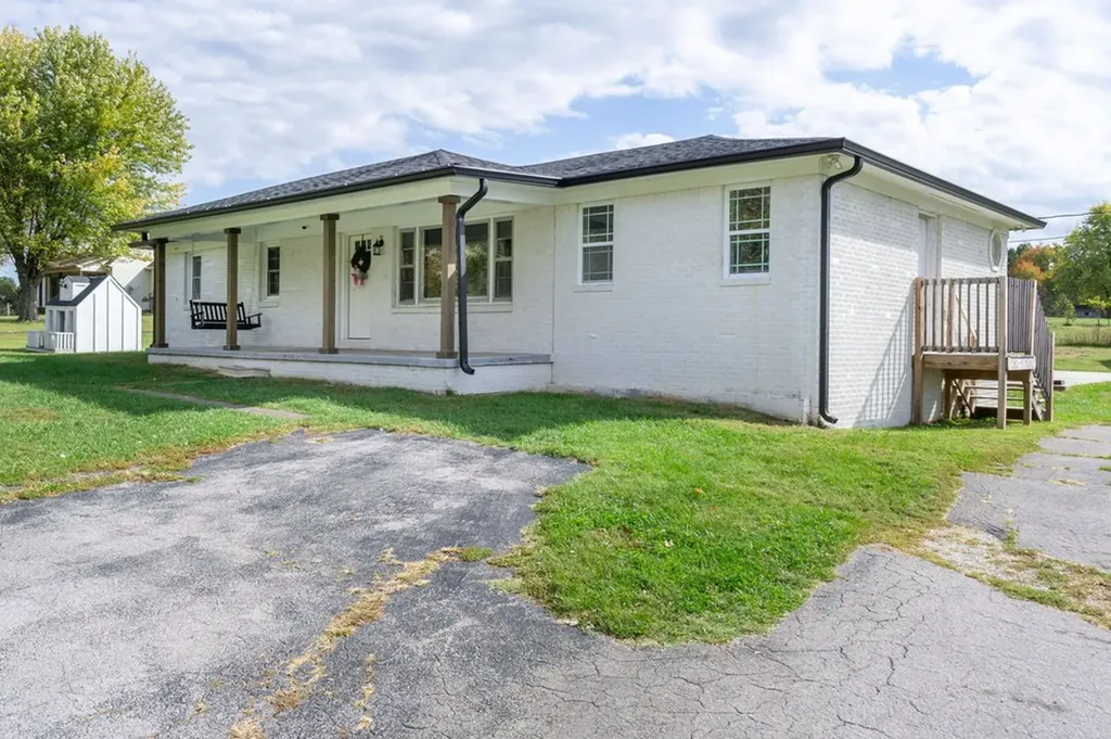 712 Oakley Allons Road Allons TN 38541