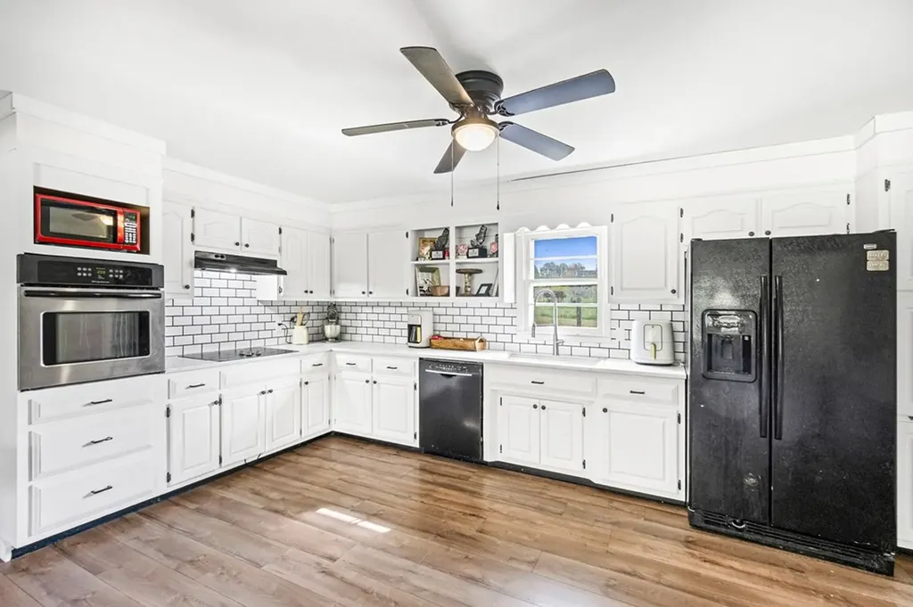 712 Oakley Allons Road Allons TN 38541