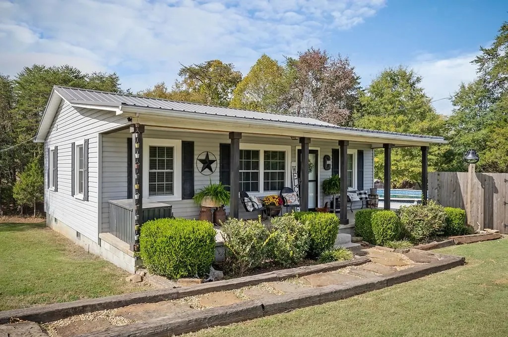 13400 Old Kentucky Road Walling TN 38587