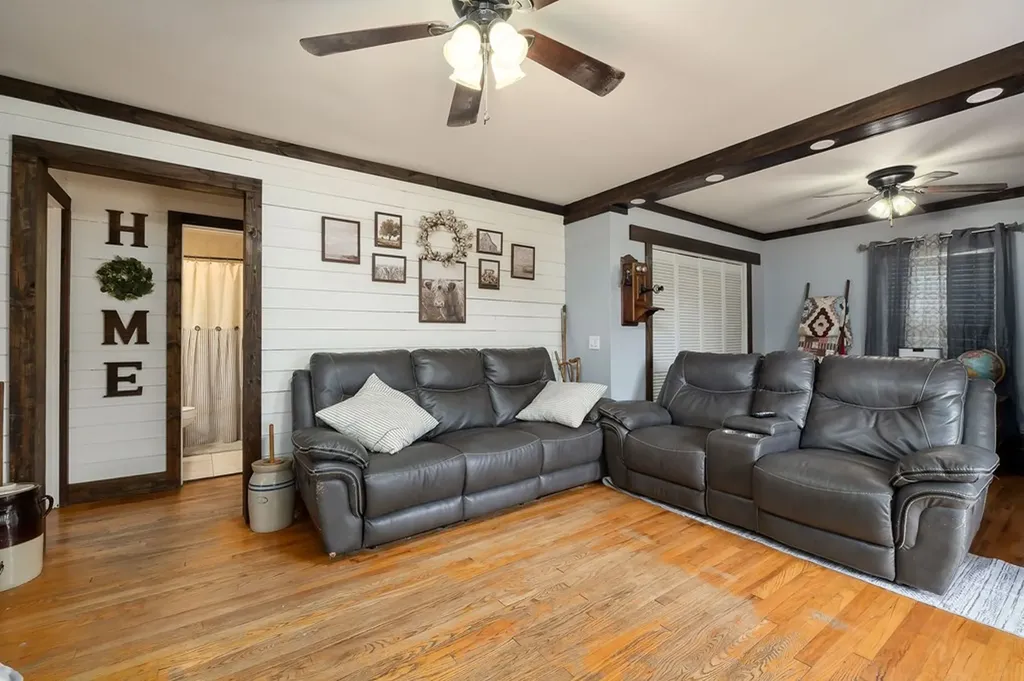 13400 Old Kentucky Road Walling TN 38587