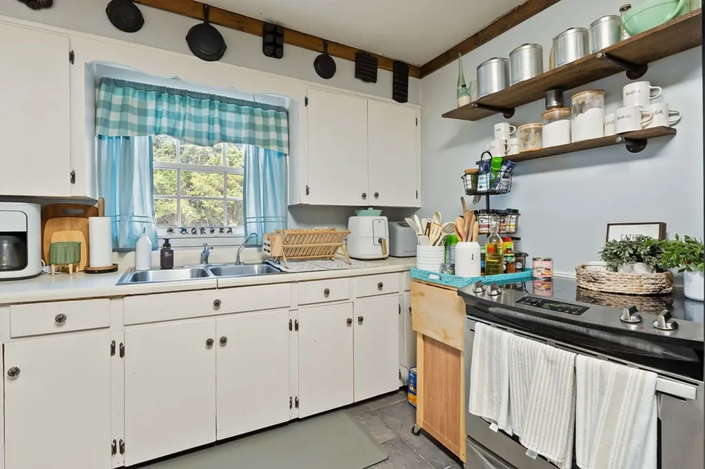 13400 Old Kentucky Road Walling TN 38587