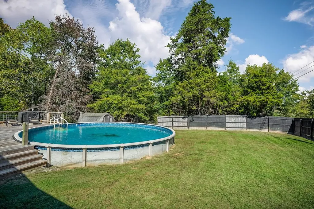 13400 Old Kentucky Road Walling TN 38587