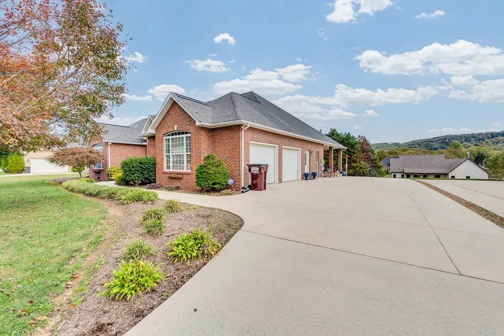 322 New Heritage Drive Cookeville TN 38506