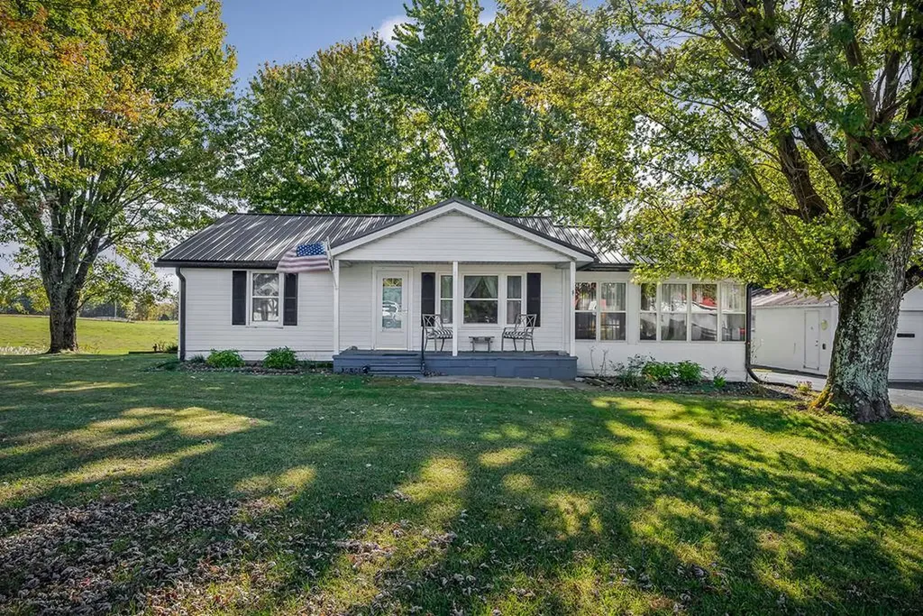 2634 Pine Grove Road Spencer TN 38585