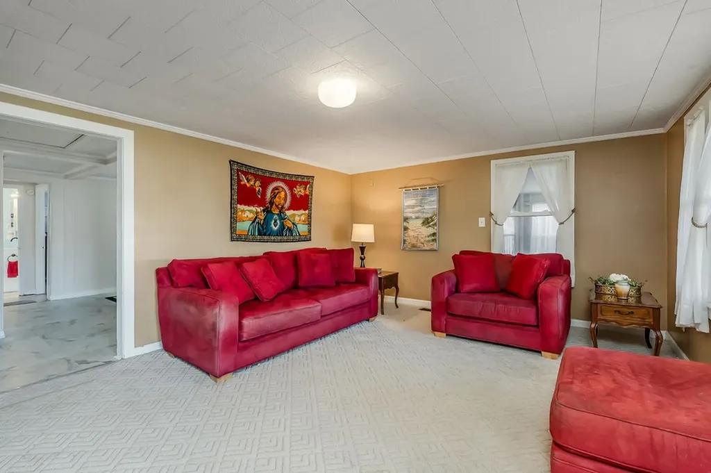 2634 Pine Grove Road Spencer TN 38585