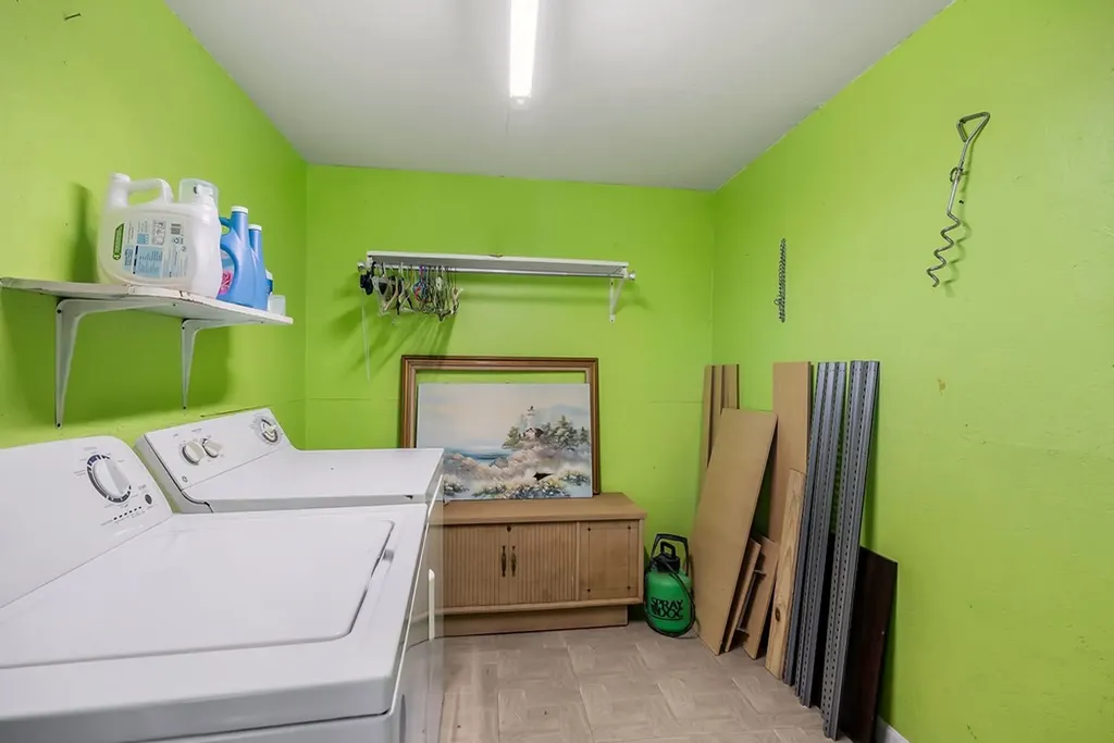 2634 Pine Grove Road Spencer TN 38585