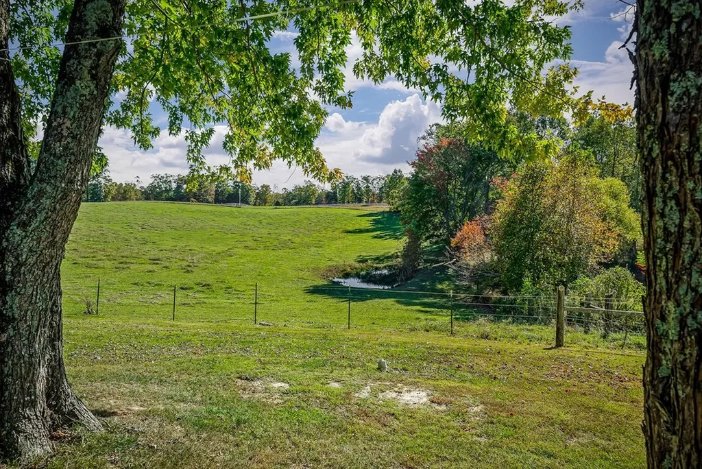 2634 Pine Grove Road Spencer TN 38585