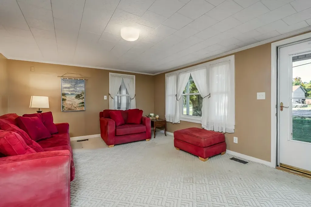 2634 Pine Grove Road Spencer TN 38585