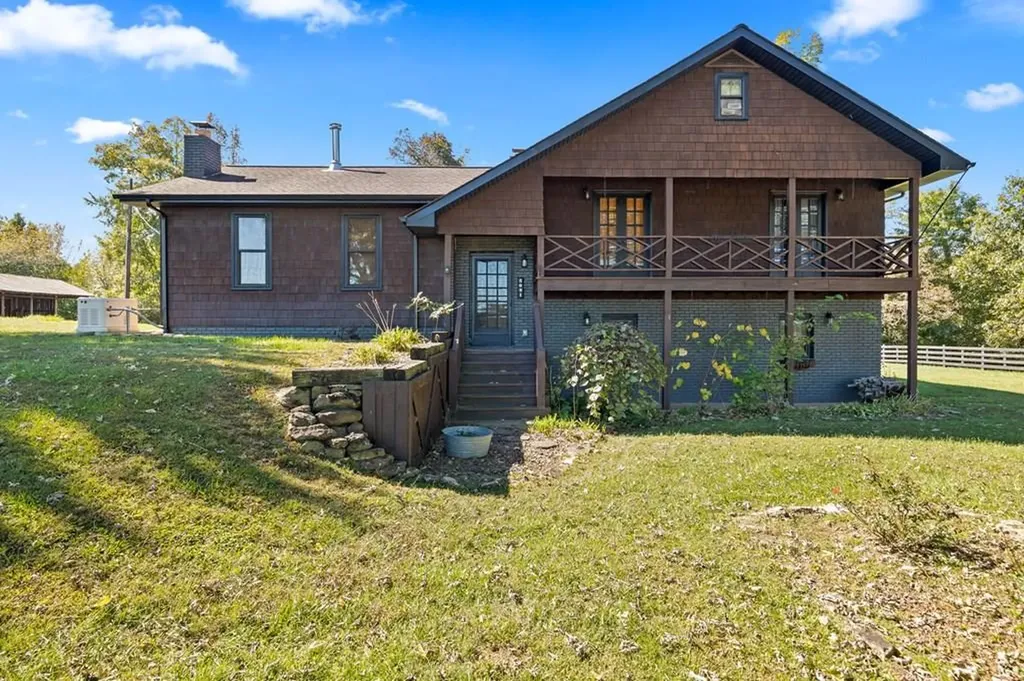 5091 Turney Groce Road Byrdstown TN 38549