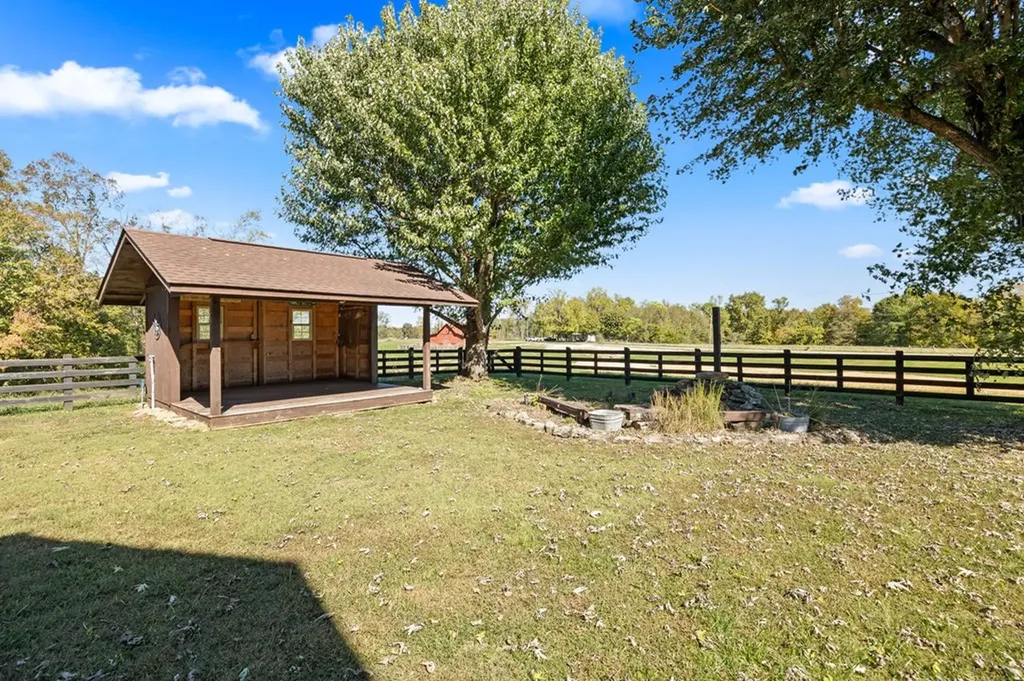 5091 Turney Groce Road Byrdstown TN 38549