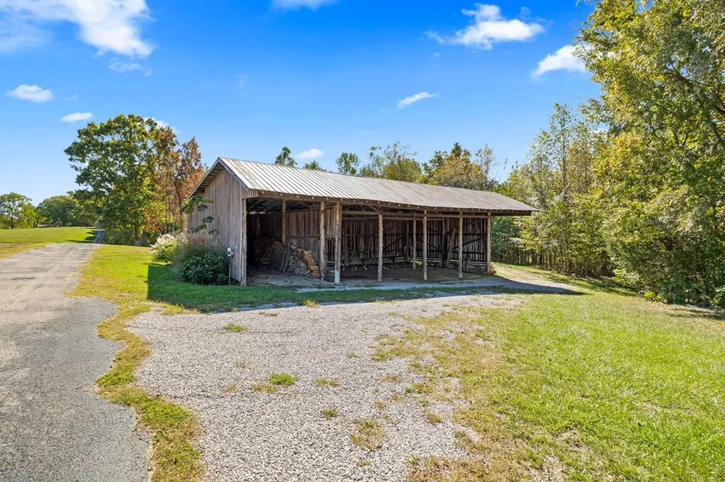 5091 Turney Groce Road Byrdstown TN 38549