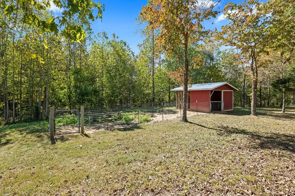 5091 Turney Groce Road Byrdstown TN 38549