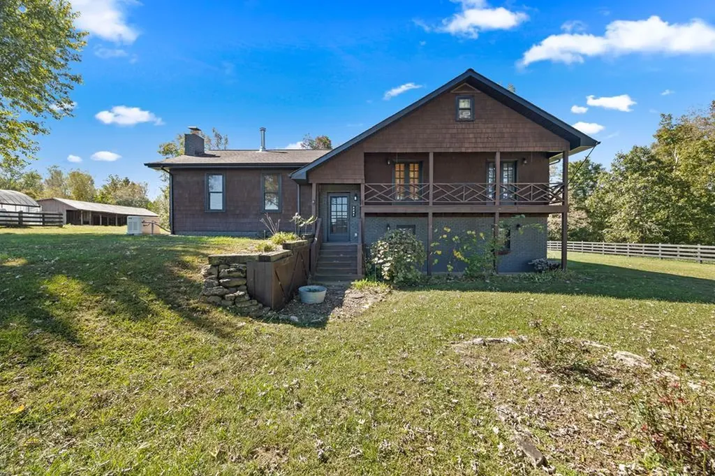 5091 Turney Groce Road Byrdstown TN 38549