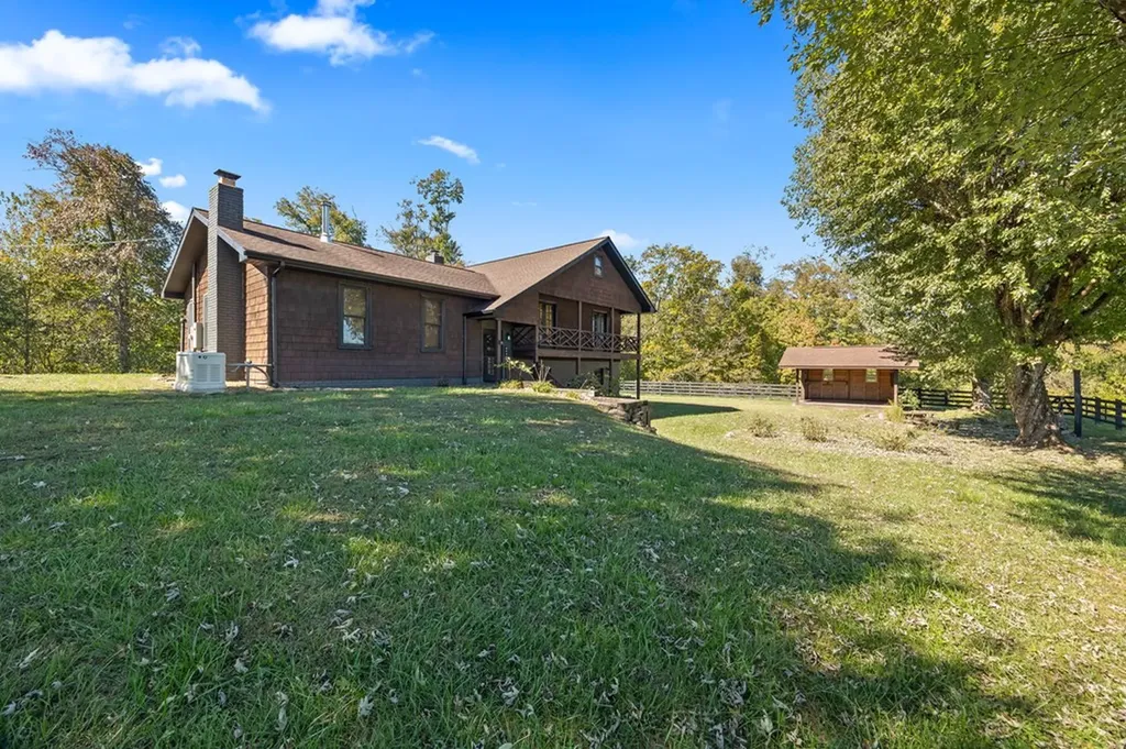 5091 Turney Groce Road Byrdstown TN 38549
