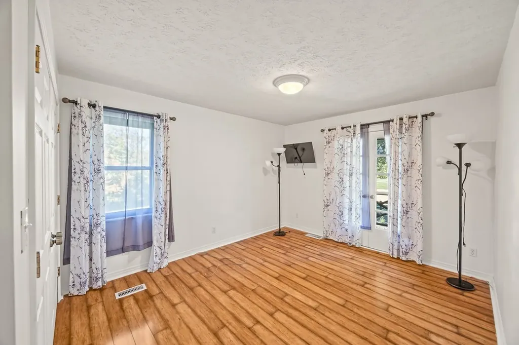 5091 Turney Groce Road Byrdstown TN 38549