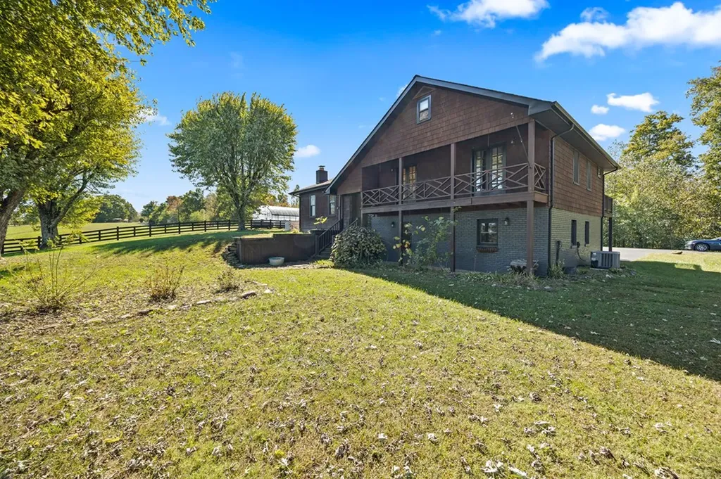 5091 Turney Groce Road Byrdstown TN 38549