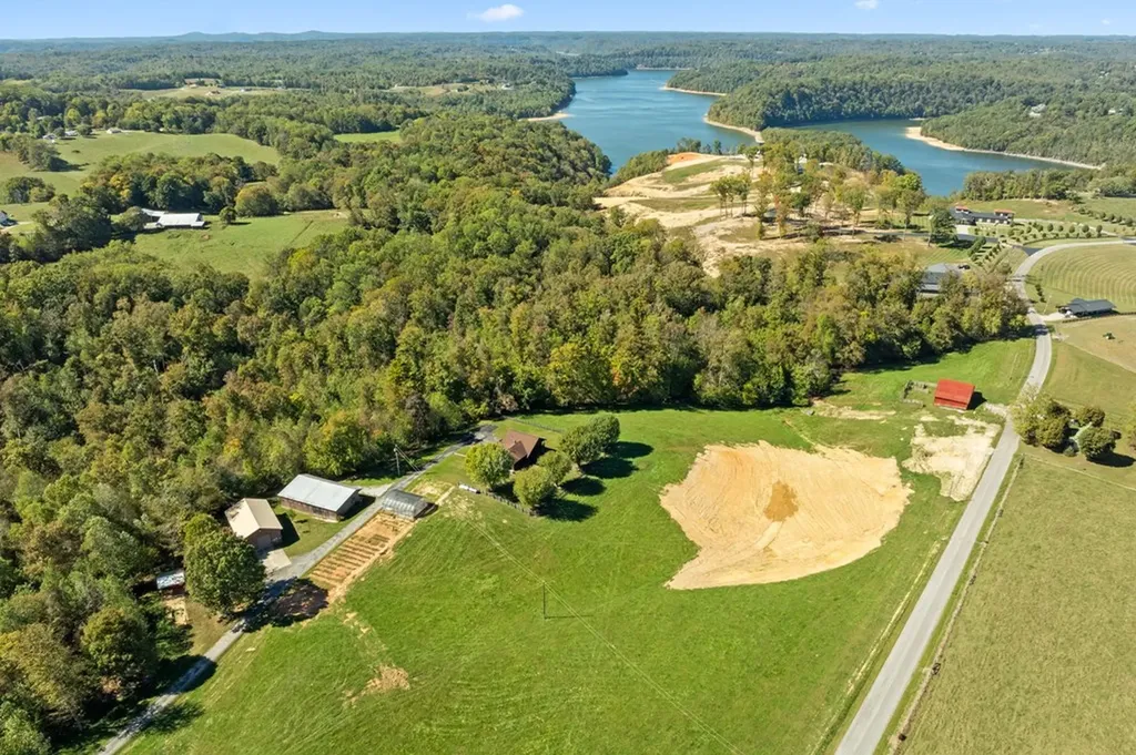 5091 Turney Groce Road Byrdstown TN 38549