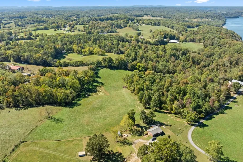 5091 Turney Groce Road Byrdstown TN 38549