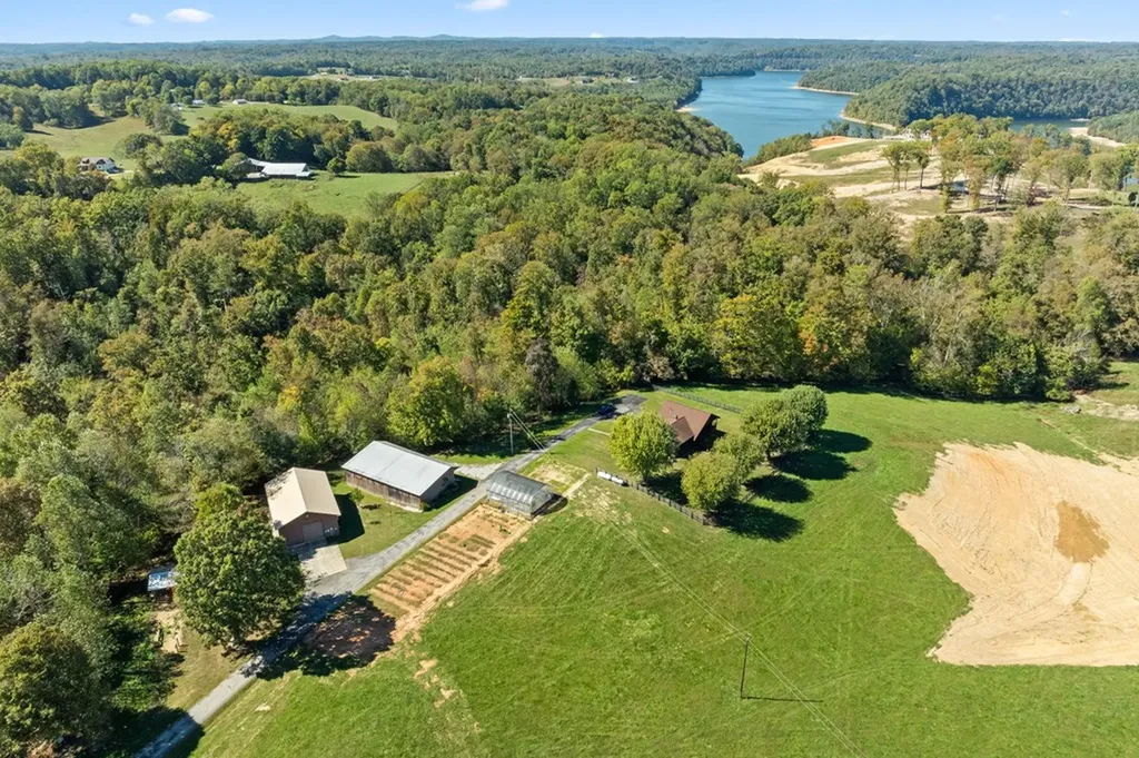 5091 Turney Groce Road Byrdstown TN 38549