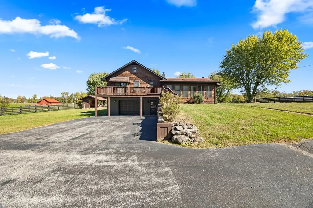 5091 Turney Groce Road Byrdstown TN 38549