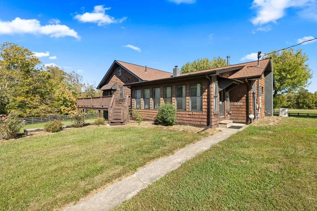 5091 Turney Groce Road Byrdstown TN 38549