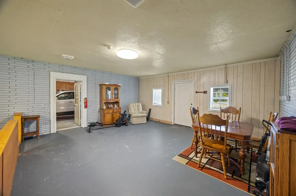 3464 S Grundy Quarles Highway Gainesboro TN 38562