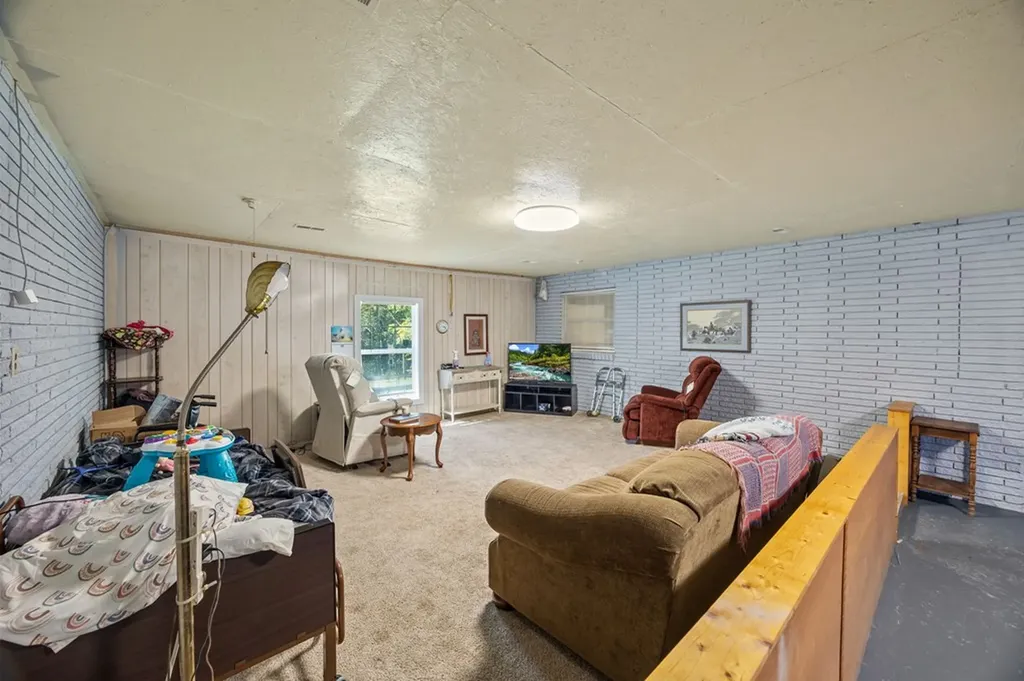 3464 S Grundy Quarles Highway Gainesboro TN 38562