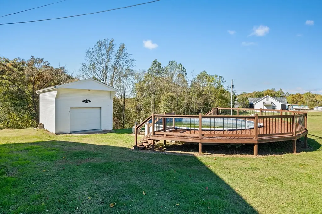 3464 S Grundy Quarles Highway Gainesboro TN 38562