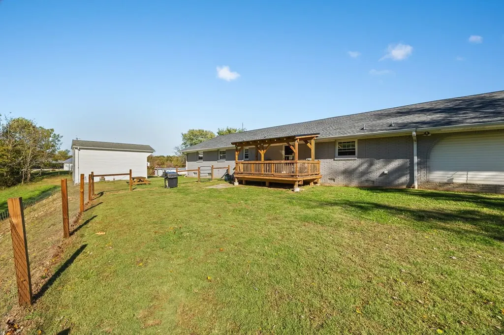 3464 S Grundy Quarles Highway Gainesboro TN 38562