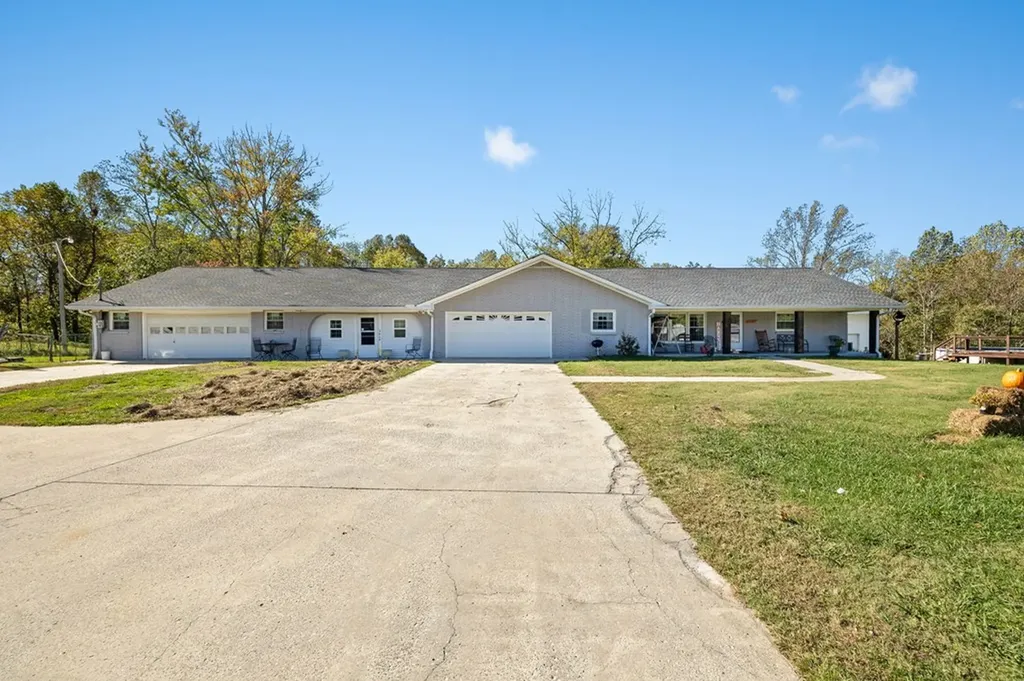 3464 S Grundy Quarles Highway Gainesboro TN 38562