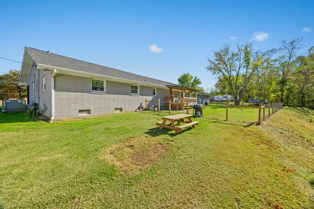 3464 S Grundy Quarles Highway Gainesboro TN 38562