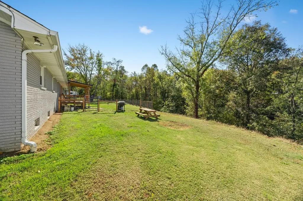 3464 S Grundy Quarles Highway Gainesboro TN 38562