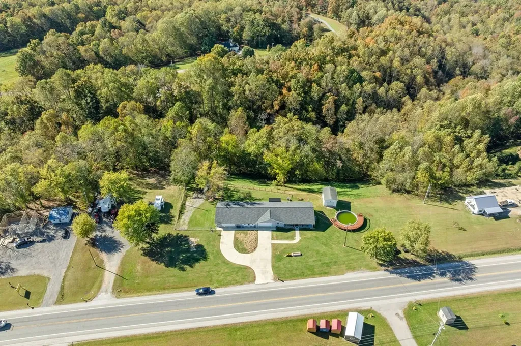 3464 S Grundy Quarles Highway Gainesboro TN 38562