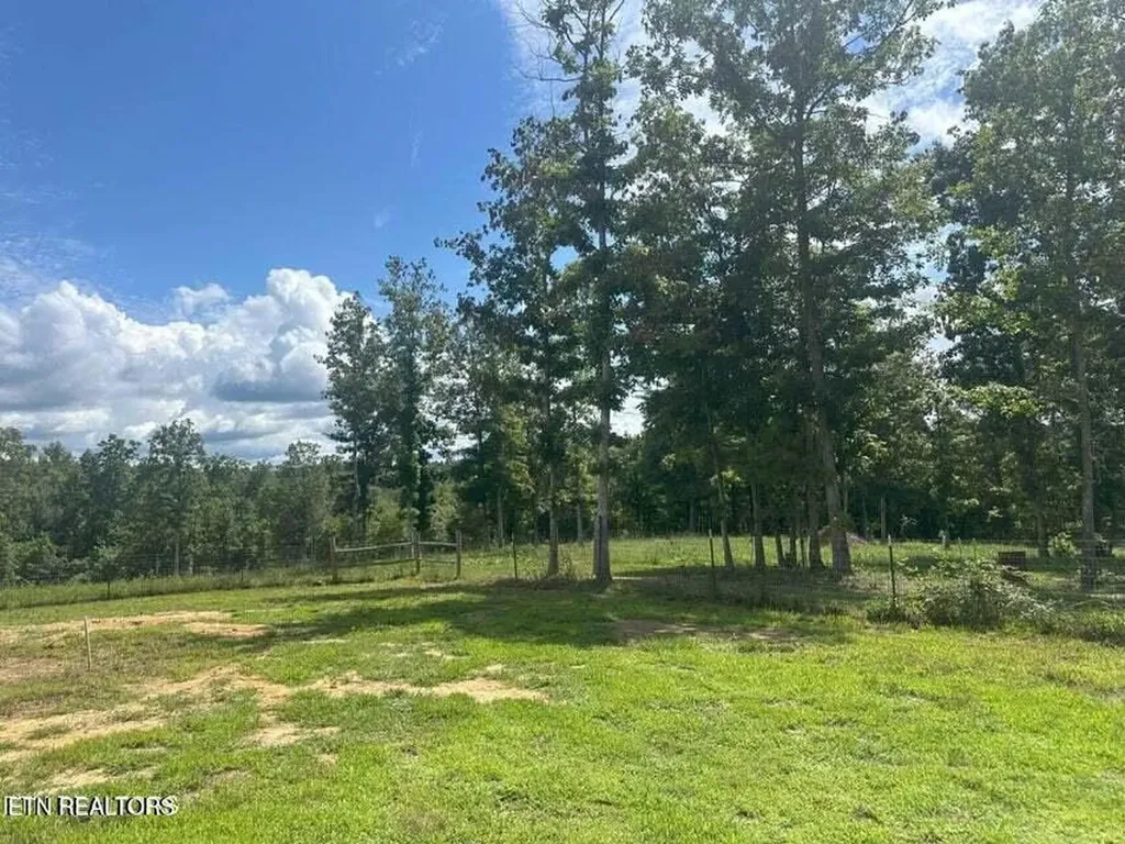 216 Valerie Drive (8.53 Acres) Deer Lodge TN 37726-3506