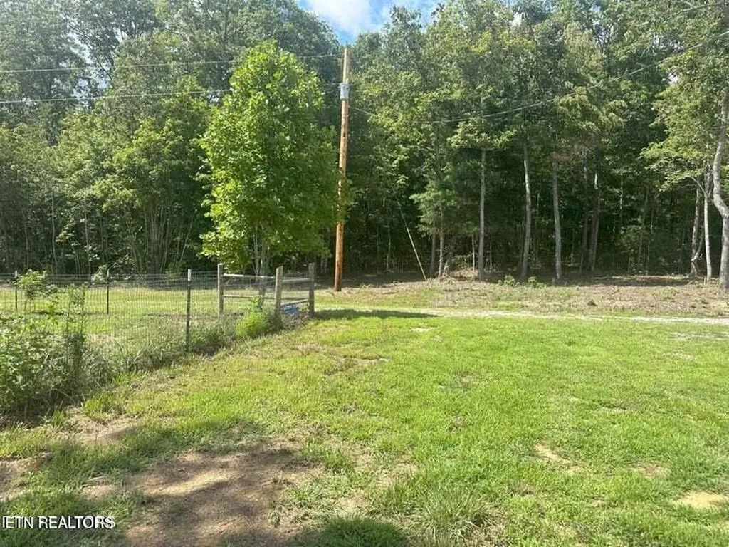 216 Valerie Drive (8.53 Acres) Deer Lodge TN 37726-3506