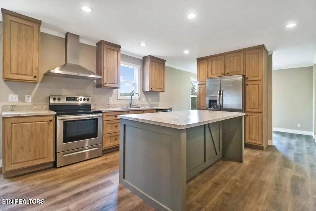 216 Valerie Drive (8.53 Acres) Deer Lodge TN 37726-3506