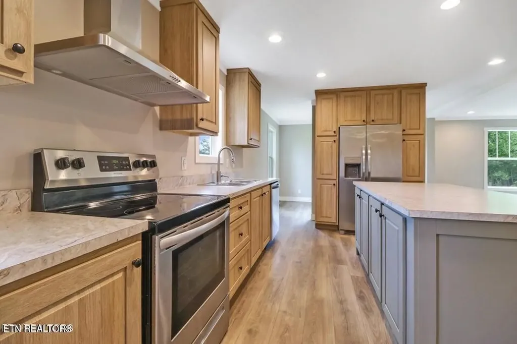 216 Valerie Drive (8.53 Acres) Deer Lodge TN 37726-3506