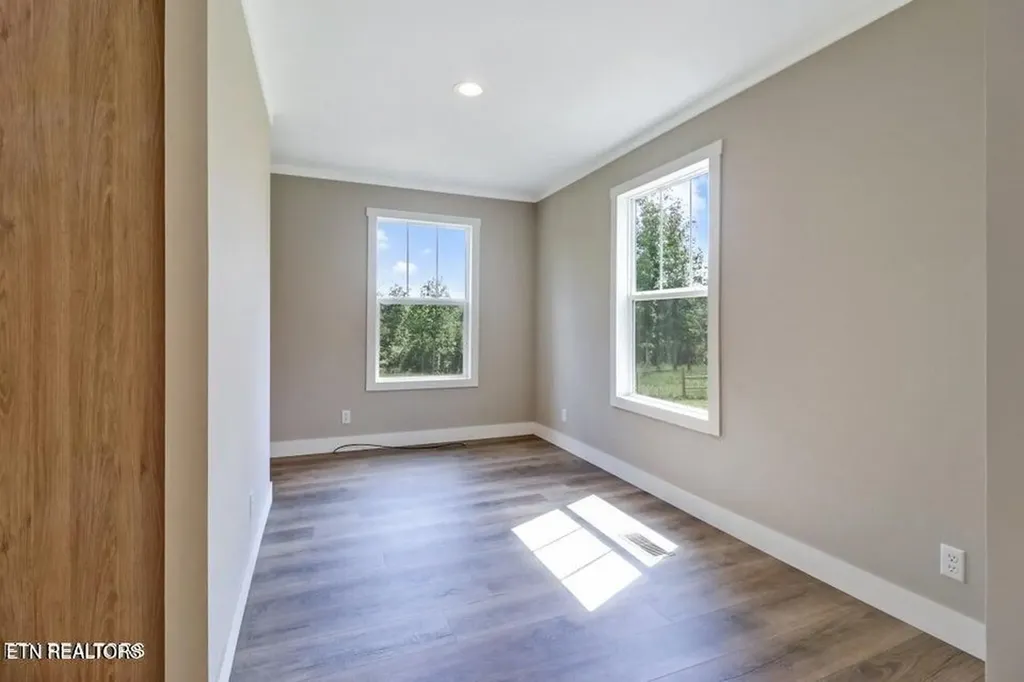 216 Valerie Drive (8.53 Acres) Deer Lodge TN 37726-3506