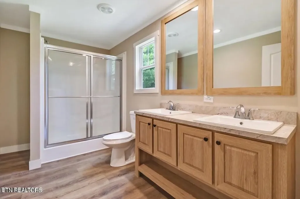 216 Valerie Drive (8.53 Acres) Deer Lodge TN 37726-3506