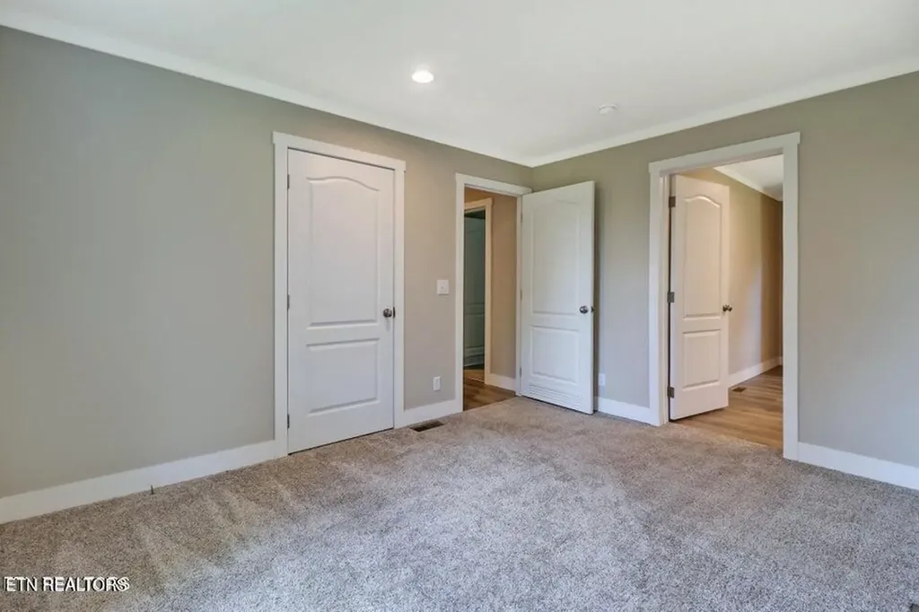 216 Valerie Drive (8.53 Acres) Deer Lodge TN 37726-3506