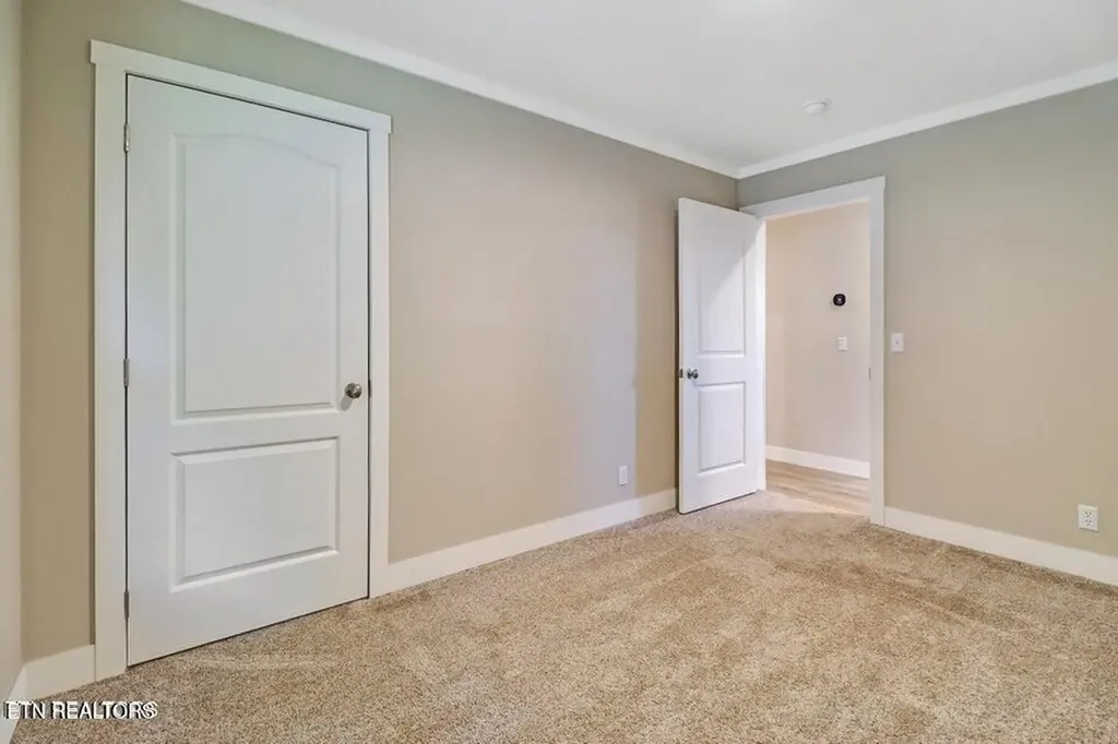 216 Valerie Drive (8.53 Acres) Deer Lodge TN 37726-3506