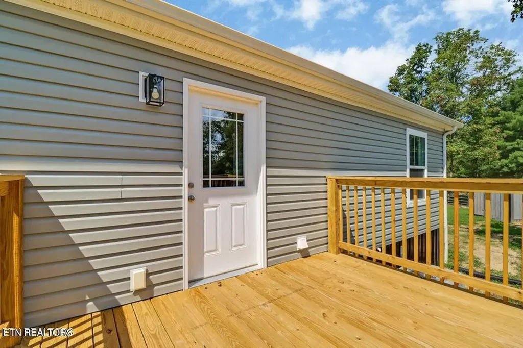 216 Valerie Drive (8.53 Acres) Deer Lodge TN 37726-3506