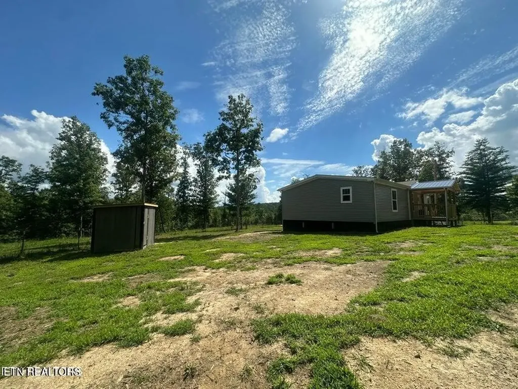 216 Valerie Drive (8.53 Acres) Deer Lodge TN 37726-3506