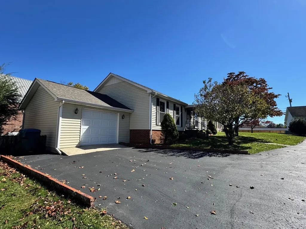 34 Hampton Square Crossville TN 38555